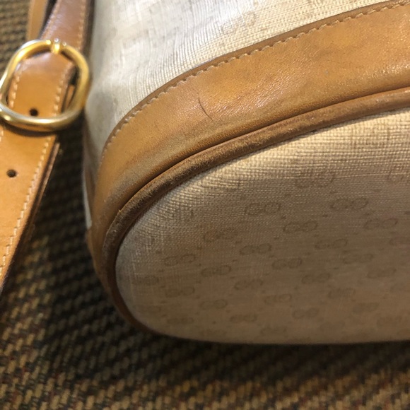 Gucci brown monogram leather bucket bag.Authentic - Picture 3 of 8